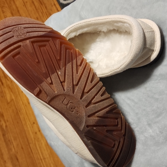 Slip on uggs - Picture 4 of 4